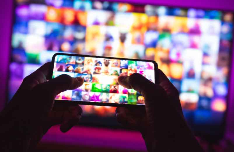 Connecter son téléphone à la télé pour regarder un film : Voici 3 options faciles Teknologik