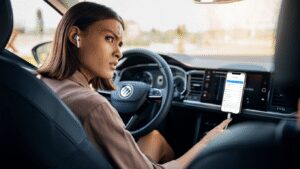 iOS 26: Keep AirPods Connected When You Get in Your Car