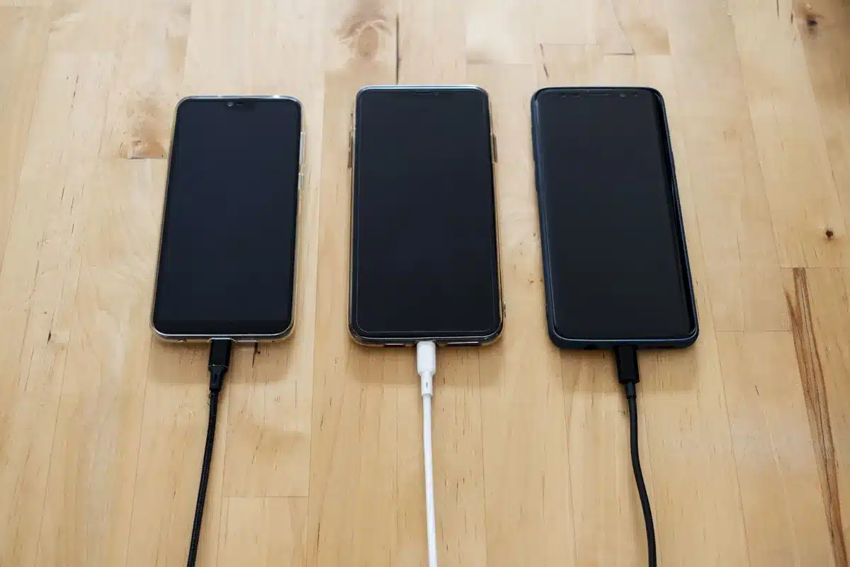 Indicateur de batterie et de performance sur un écran de smartphone