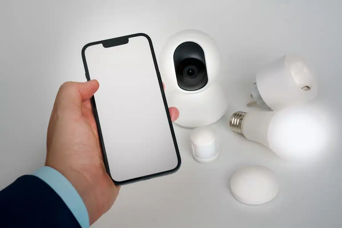 Interface d'application pour contrôler les appareils domotiques et créer des routines