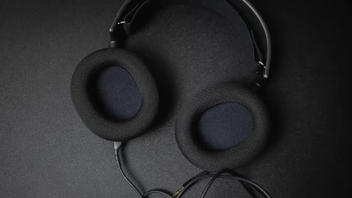 Illustration des composants audio d'un casque gaming avec drivers et technologie Bluetooth