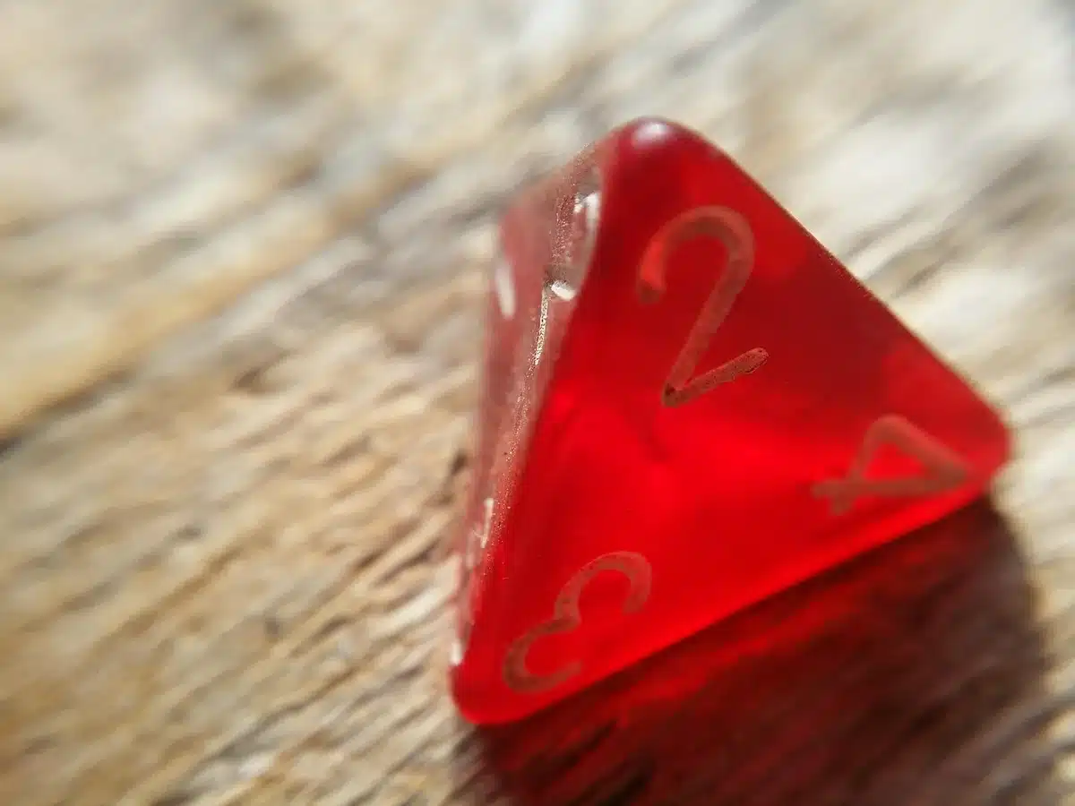 Interface de jeu montrant une jauge de rage et des compteurs de dégâts