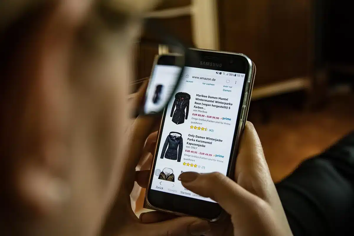 Fiche produit détaillée avec description technique et images officielles