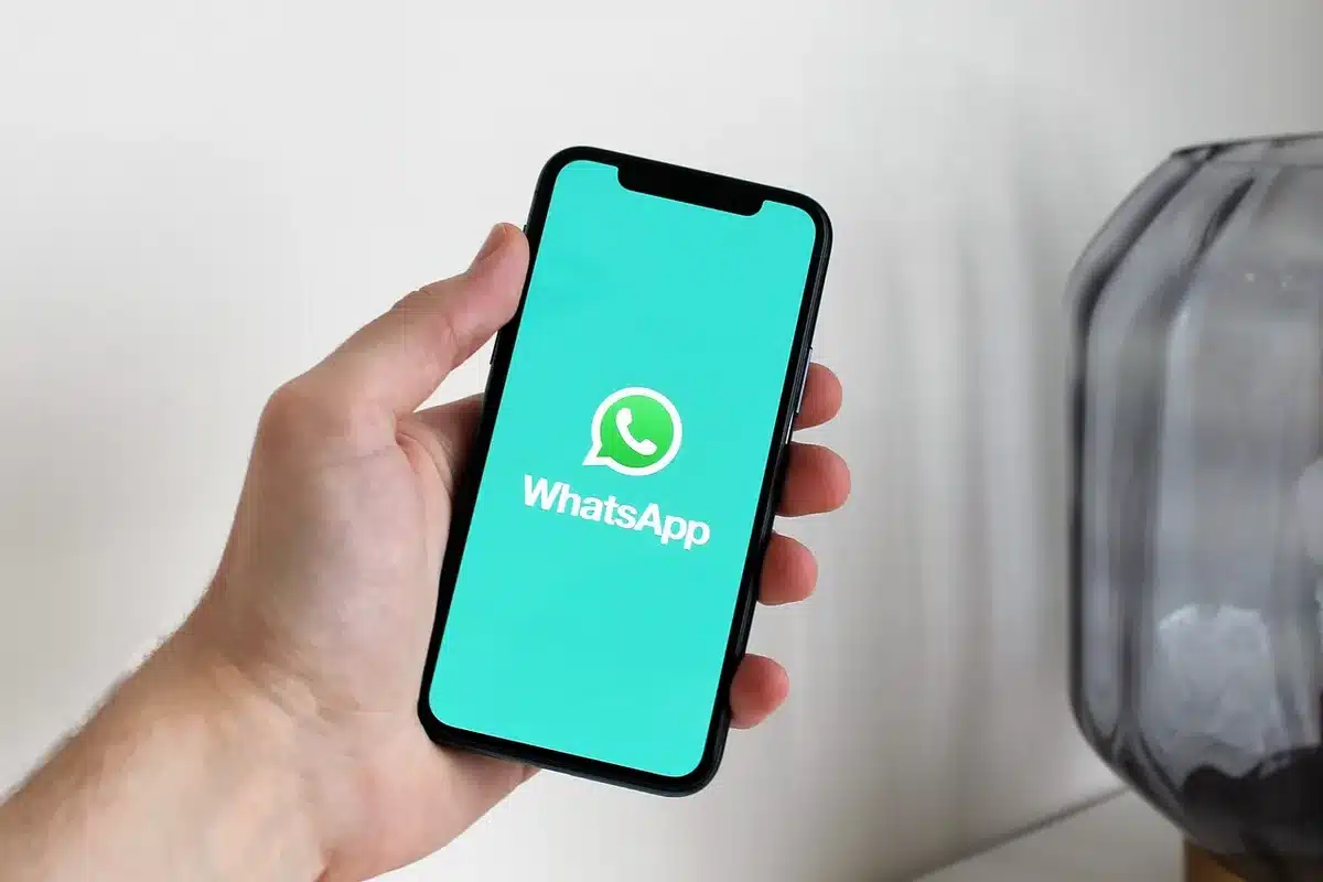 Interface de chat montrant des messages illimités sans interruption