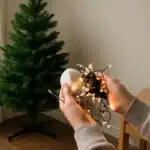 Sapin de Noël pré-éclairé : Echo Pop gratuit et prise intelligente offerte