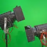 Studio de répétition en plein jour avec partitions et scène vide