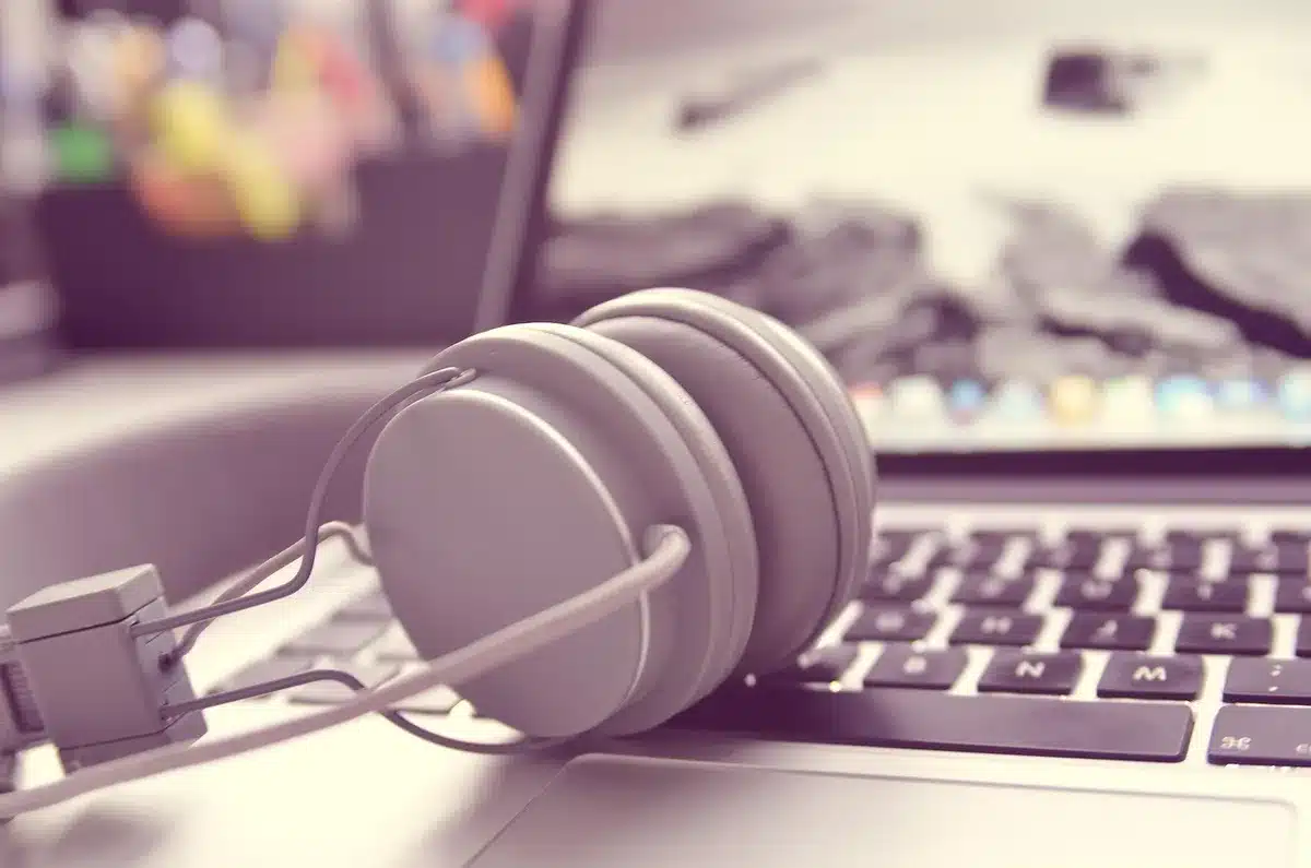 Écran d'ordinateur montrant une analyse de forme d'onde audio